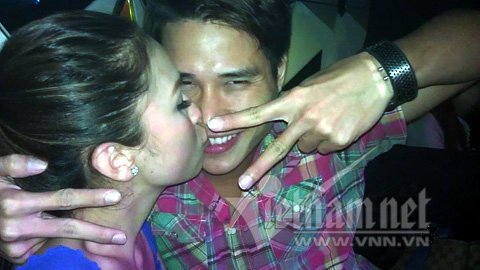 Nam vương Tiến Đoàn công khai hôn tình mới