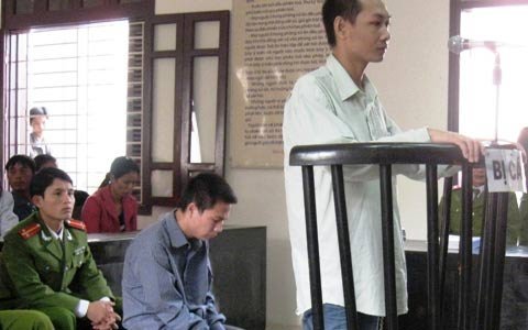 20 năm tù cho kẻ thiêu sống con ruột