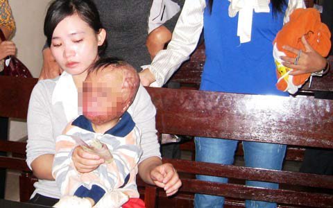 Sám hối muộn màng của kẻ tẩm xăng thiêu con