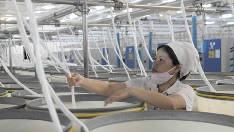 Tranh luận chuyện nâng tuổi hưu, kéo dài nghỉ thai sản