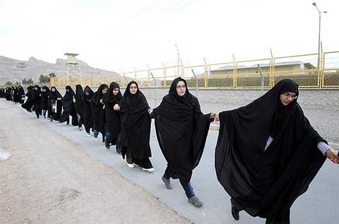 Lá chắn người mọc quanh cơ sở hạt nhân Iran