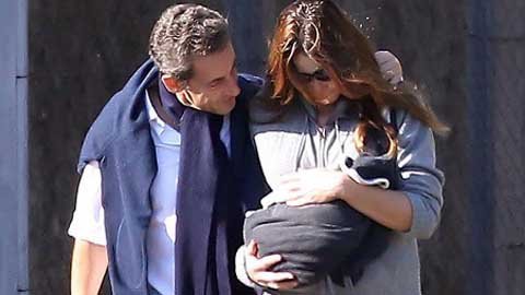 Tổng thống Pháp khoe vợ nuôi con bằng sữa mẹ