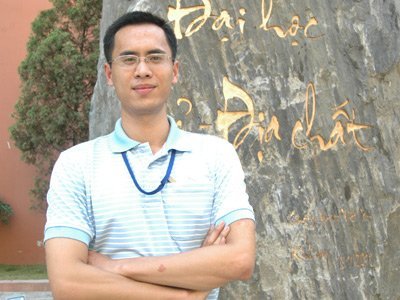 Thủ  khoa 8X lương thấp hơn thầy giữ trẻ