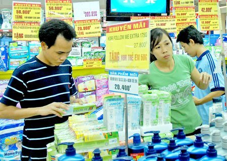 Tháng Khuyến mại HN: Giảm giá toàn hàng lỗi mốt