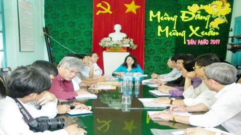 Bộ trưởng Bộ Y tế thị sát ổ dịch tay chân miệng