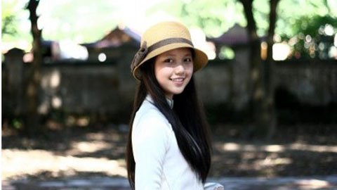 Tinh khôi tà áo trắng các Miss Teen