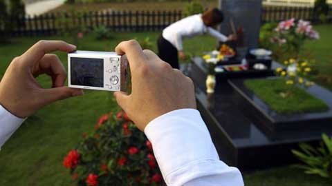 Dịch vụ cúng giỗ online ở VN lên báo nước ngoài