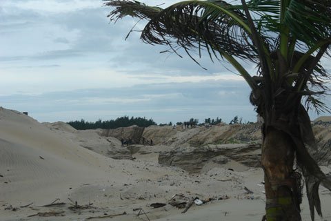 Hội An lấp biển làm du lịch?