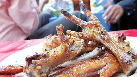 Ớn lạnh thịt thối tràn ngập quán ăn