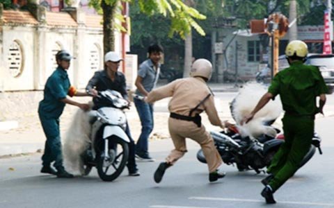 'Quăng lưới bắt quái xế vì trách nhiệm với dân'