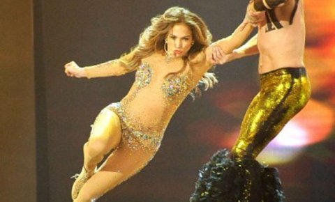 Màn biểu diễn bỏng mắt của Jennifer Lopez