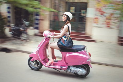 Đua nhau mua Iphone, LX để vào hội đẳng cấp