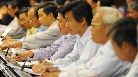 Chất vấn: Ngày đầu chưa quen, đường cày chưa thẳng ngay