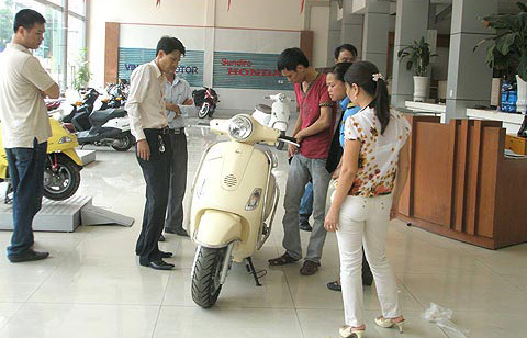 Ế ẩm, xe máy đồng loạt giảm giá