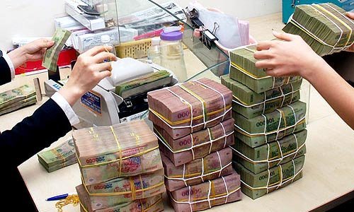 Thắt chặt tiền tệ và cú sốc lãi suất với DN