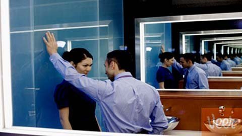 Sốc vì chồng trăng hoa ngay sau đám cưới