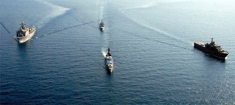 Giải quyết vấn đề biển Đông: Dùng luật chứ không phải chiến tranh