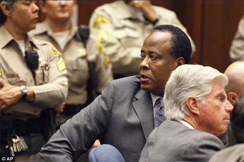 Kẻ giết Michael Jackson lĩnh án 4 năm tù