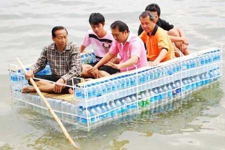 Phương tiện giao thông độc đáo mùa lụt