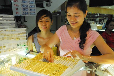 Vàng tăng dựng đứng hơn 1 triệu đồng