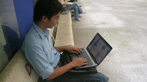 Sinh viên hủ hóa vì nạn cắt, dán bài thi