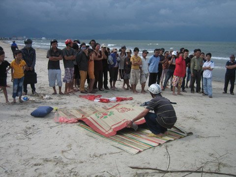 Buồn chuyện gia đình, nam thanh niên nhảy cầu
