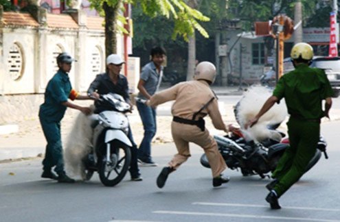 Phát ngôn Tuần VN: “Hỏi xoáy- đáp… xoay” và tính chuyên nghiệp!