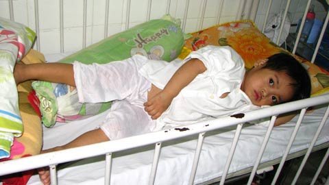 Lời kêu cứu của bé 2 tuổi bệnh tim nặng “ở viện nhiều hơn ở nhà”