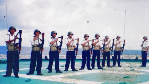 Cột mốc chủ quyền giữa đại dương