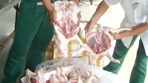 Cuối năm: Thịt bẩn tràn lên bàn ăn