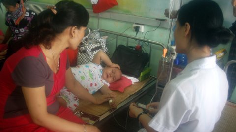 Khám bệnh siêu tốc ở VN: 1 phút 1 người!