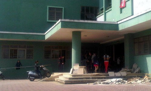 Nóng trong ngày: Bé 3 tuổi rơi từ tầng 9