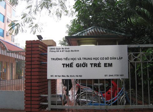 'Chúng tôi là phụ huynh trường Sing hay Việt?'