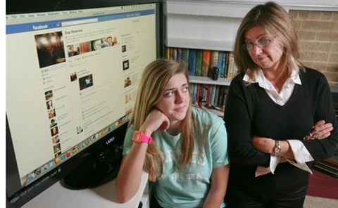 90% bà mẹ kết bạn với con trên Facebook