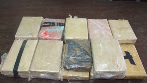 Đối tượng vận chuyển 5 bánh heroin sa lưới