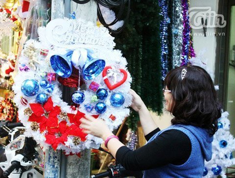 Teen náo nức shopping đón Noel