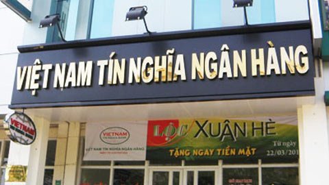Thị trường nín lặng khi hợp nhất ngân hàng