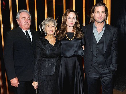 Bố mẹ Brad Pitt khen con dâu hết lời