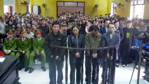 Tiếp tay lừa đảo, lãnh đạo ngân hàng vào tù