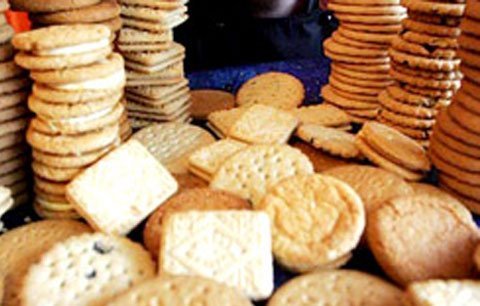 Sững sờ nhận 50 triệu lương bằng… núi bánh
