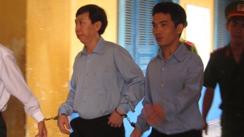 Vụ địa ngục massage: Nhiều điều băn khoăn
