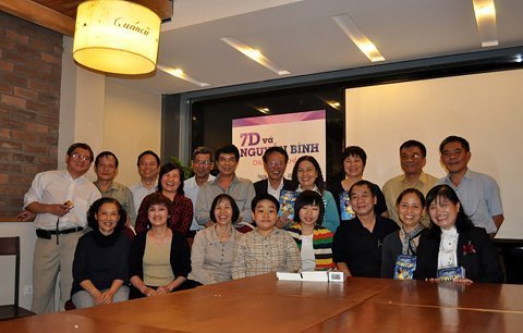 “Tiểu thuyết gia 10 tuổi” hay “công dân toàn cầu”?