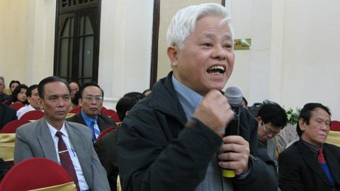 Phản biện giống như 'đánh vào chỗ không'