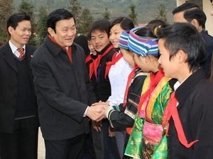 Tặng 400 ngàn đồng quà Tết cho đối tượng chính sách