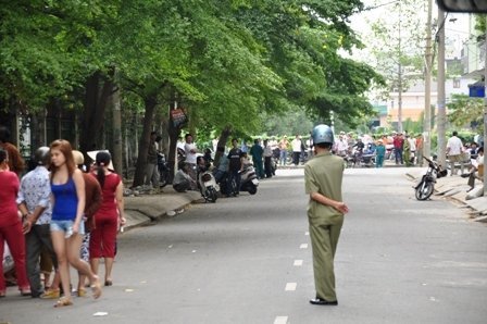 TP.HCM: Đấu súng kinh hoàng, 1 người chết