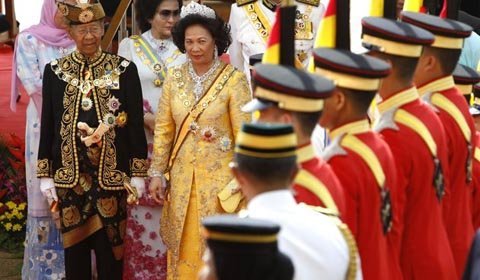 Quốc vương nhiều tuổi nhất Đông Nam Á lên ngôi