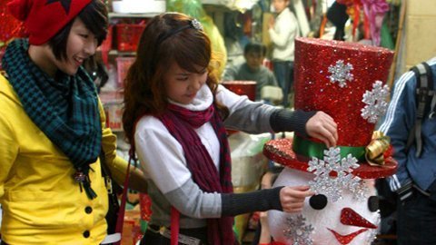 Theo chân teen đi “săn” quà Giáng sinh