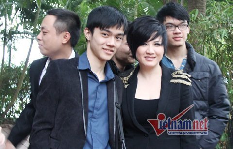 Trizzie Trinh không dùng con để giữ Bằng Kiều