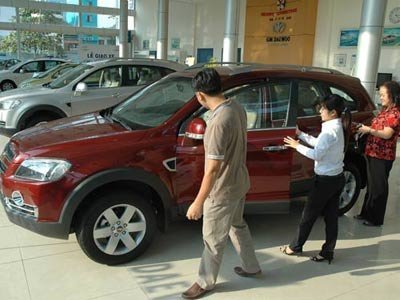 Hà Nội: Ôtô cháy hàng