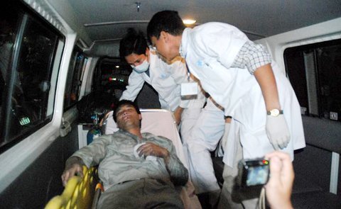 Hình ảnh cứu người từ toà nhà 33 tầng cháy